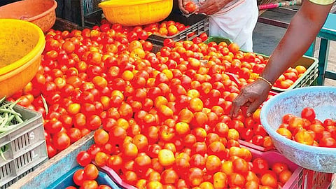 சில்லரை விற்பனை கடைகளில் தக்காளி விலை ரூ.60 ஆக அதிகரிப்பு
