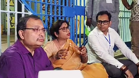 Protest | வாக்குப்பெட்டிகள் திறக்கப்படுவதாக குற்றம்சாட்டி திரிணாமூல் காங்கிரஸ் போராட்டம் - பரபரப்பு