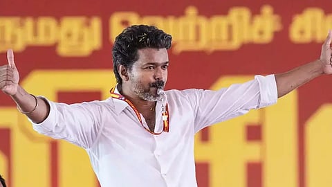 புதுச்சேரியிலும் விசில் புயல்: 16.66% வாக்குகளுடன் பிரதான கட்சிகளை பின்னுக்கு தள்ளி த.வெ.க.  3ம் இடம்