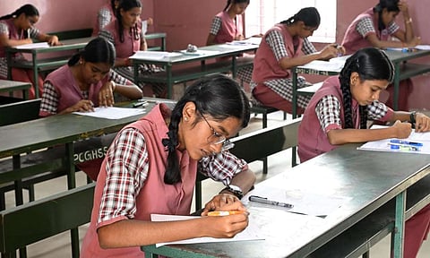 12ஆம் வகுப்பு பொதுத்தேர்வு முடிவுகள் நாளை வெளியீடு!