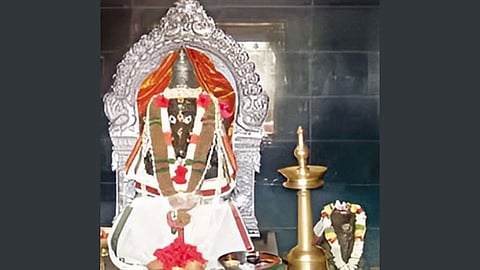 விநாயகரும், நந்தியும் சேர்ந்து காட்சி தரும் தலம்
