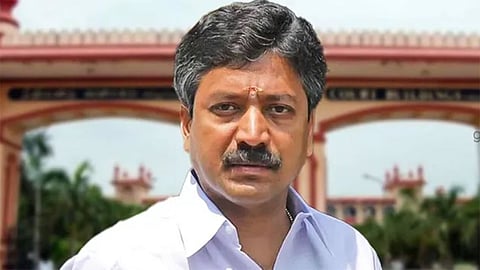 எம்.எல்.ஏ. பதவியேற்கவில்லை..! சட்டமன்றத்தில் இருந்து பாதியிலேயே புறப்பட்ட சி.வி. சண்முகம்
