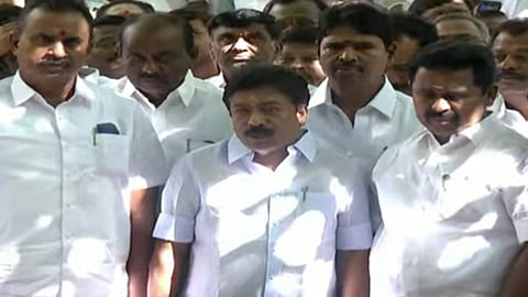 தி.மு.க. ஆதரவோடு எடப்பாடி பழனிசாமி முதலமைச்சராக முயன்றார்- சி.வி.சண்முகம் 