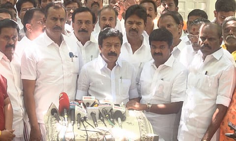 திருமாவளவனை முதல்வராக்க மறுத்த ஈபிஎஸ், நான்தான் முதல்வராக இருப்பேன் என்றார்! - சி.வி.சண்முகம்