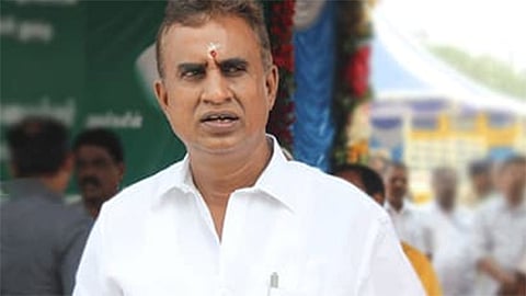 அதிமுக மாவட்ட செயலாளர்கள் கூட்டம் நிறைவு - எஸ்.பி.வேலுமணி தரப்பும் அவசர ஆலோசனை