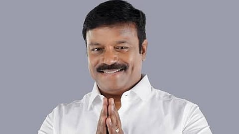 முதல்வர் விஜய் அமைச்சரவையில் புதிய AI துறை அமைச்சரானார் ஆர்.குமார்