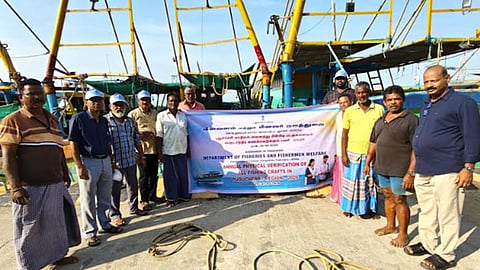 புதுவை மீன்வளத்துறை சார்பில் விசைபடகுகள் கணக்கெடுப்பு