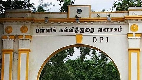 அதிகாரிகள், ஊழியர்கள் காலை 10 மணிக்கு முன்னதாக அலுவலகம் வர வேண்டும்- புதிய உத்தரவு