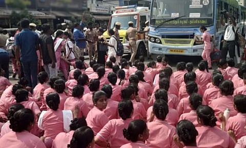 திருச்சி நர்சிங் மாணவிகள் போராட்டம் தற்காலிக வாபஸ்