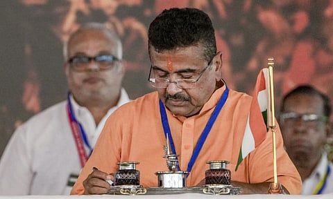 'சட்டவிரோத' குடியேறிகளை அடைக்க 'தடுப்பு முகாம்கள்' - மேற்கு வங்க முதல்வர் சுவேந்து உத்தரவு
