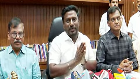 பள்ளிகள் திறப்பு எப்போது? - அமைச்சர் ராஜ்மோகன் விளக்கம்