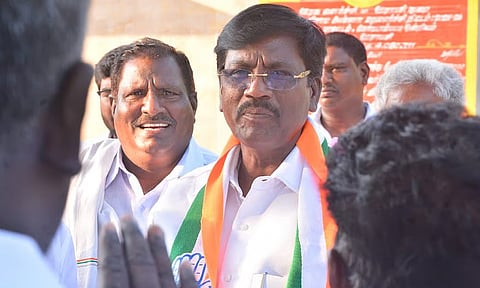 வேந்தர் விவகாரம்: உண்மைக்கு புறம்பான செய்தி- அமைச்சர் விஸ்வநாதன்