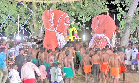 ஆண், பெண் பூதங்களுக்கு திருமணம்