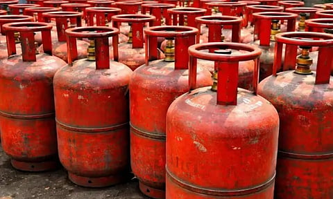 LPG, PNG: சிலிண்டர் பதிவு நடைமுறையில் அடுத்த மாதம் முதல் வரும் மாற்றங்களின் பட்டியல்  
