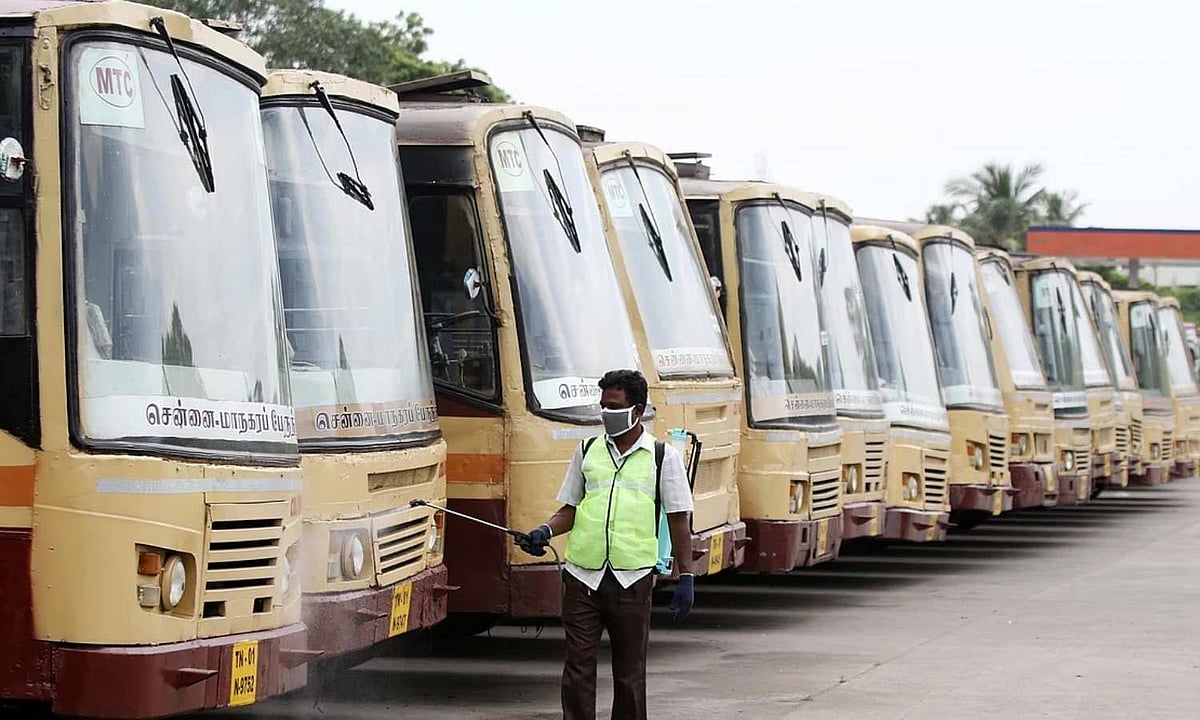 அரசுப் பேருந்தில் சீருடை, அடையாள அட்டையை காண்பித்து  மாணவர்கள் கட்டணமில்லாமல் பயணிக்கலாம் - தமிழ்நாடு போக்குவரத்துத்துறை