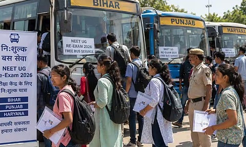 நீட் மறுதேர்வு: மாணவர்களுக்கு அரசு பேருந்துகளில் இலவச பயணம்- டெல்லி முதல்வர்