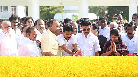 கலைஞர் காட்டிய வழியில் அயராது உழைப்போம் - உதயநிதி
