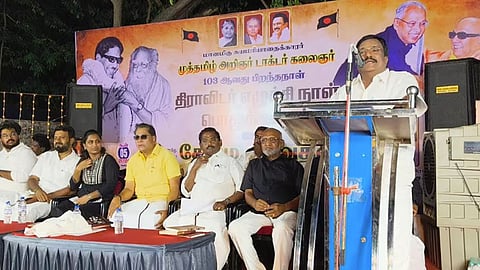 முதல்-அமைச்சர் ரங்கசாமியை புரோக்கர்கள் ஆட்டி படைக்கின்றனர்- திமுக அமைப்பாளர் சிவா ஆவேசம்