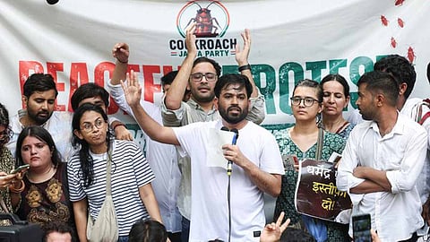 தர்மேந்திர பிரதானை 7 நாட்களுக்குள் நீக்காவிடில் நாடு தழுவிய போராட்டம்: கரப்பான்பூச்சி ஜனதா கட்சி எச்சரிக்கை