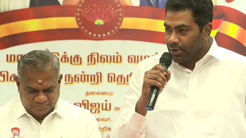 த.வெ.க.வில் இணைந்த முன்னாள் அமைச்சர்கள்... அ.தி.மு.க.வின் தற்போதைய நிலைக்கு இபிஎஸ் தான் காரணம்- ஆதவ் அர்ஜூனா