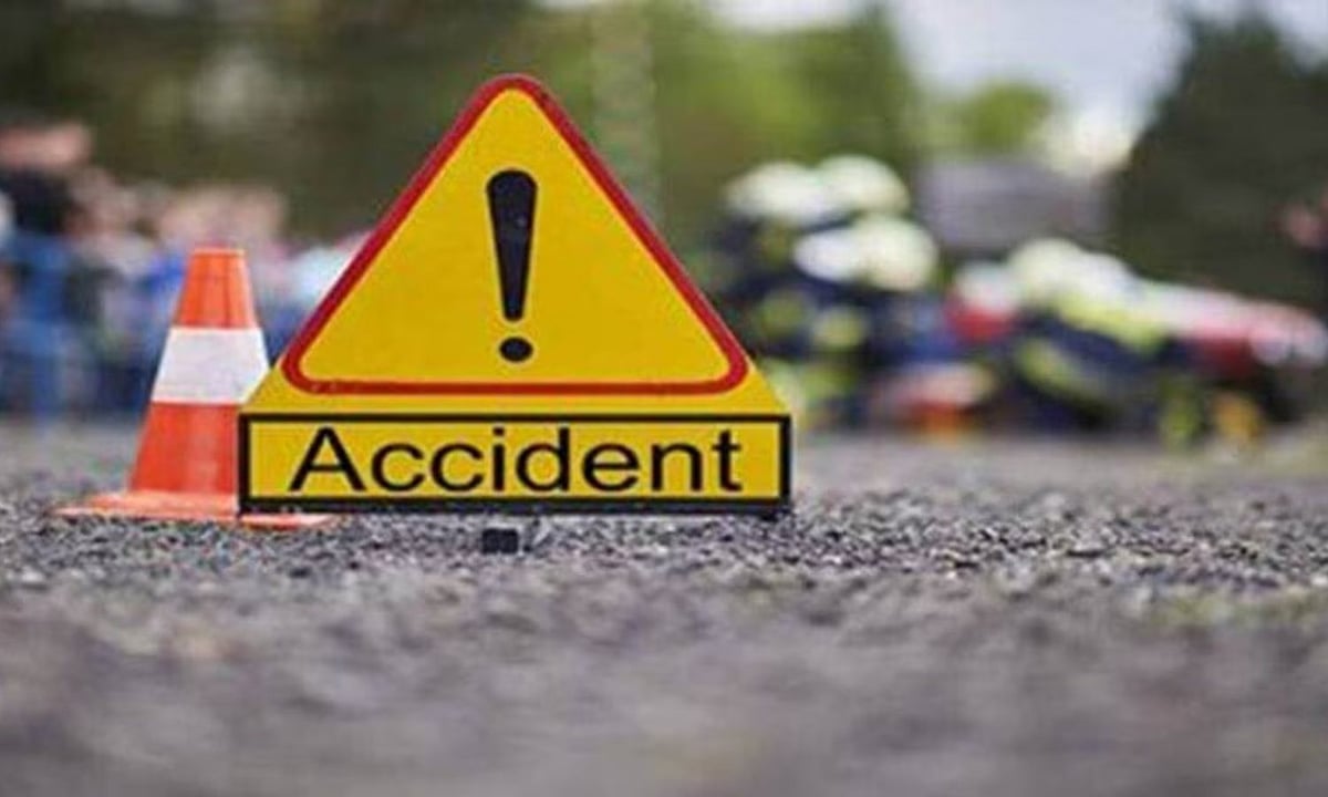 பெரம்பலூர் அருகே கார்-லாரி மோதல் - 3 என்ஜினீயர்கள் பலி