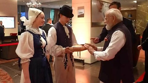 ஸ்லோவாக்கியாவில் பிரதமர் மோடிக்கு உற்சாக வரவேற்பு