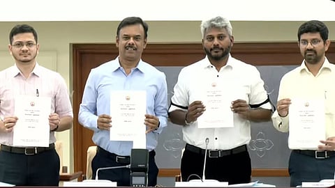 தமிழ்நாட்டின் நிதி நிலை குறித்த வெள்ளை அறிக்கையை வெளியிட்டார் நிதி அமைச்சர் மரிய வில்சன்