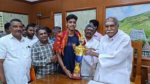 தேசிய பேட்மிட்டன் போட்டியில் முதல் இடம்பெற்ற புதுவை வீரருக்கு முதல்-அமைச்சர் ரங்கசாமி வாழ்த்து