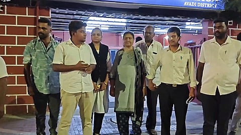 எனது உயிருக்கு ஆபத்து... நடிகர் சரவணன் மீது மனைவி போலீசில் புகார்