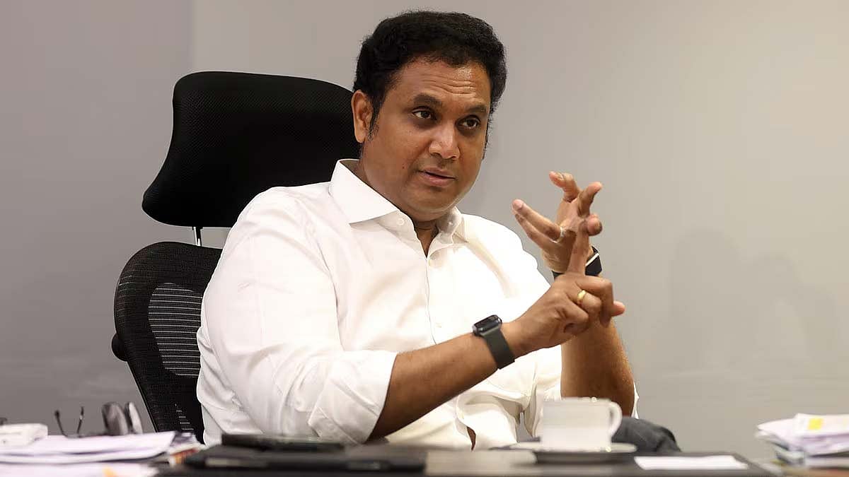 தங்க மோதிரம்: திமுக அரசின் சீரிய நிதி மேலாண்மை செயல்பாட்டினால் இன்று சாத்தியம்- டி.ஆர்.பி. ராஜா