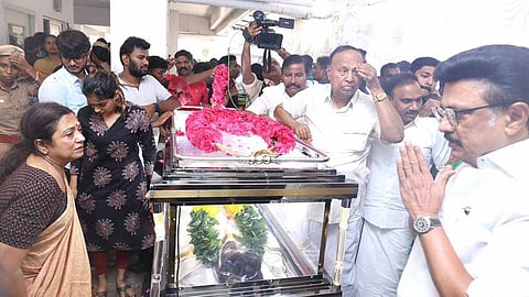 பாக்யராஜ் உடலுக்கு மு.க.ஸ்டாலின் நேரில் அஞ்சலி 
