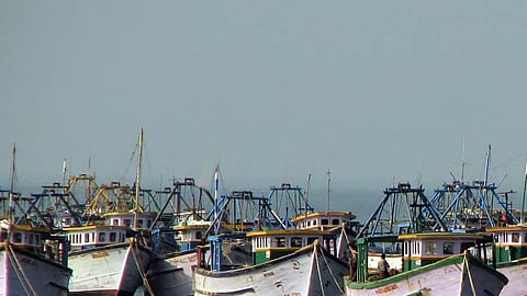 தனுஷ்கோடி அருகே படகு விபத்து