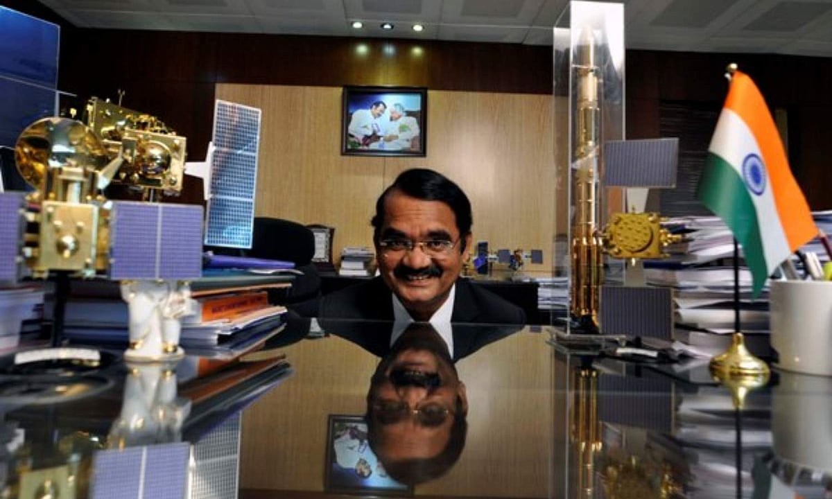 தமிழ்நாடு பள்ளி பாடத்திட்டம் மாற்றியமைப்பு - மயில்சாமி அண்ணாதுரை தலைமையில் புதிய நிபுணர் குழு நியமனம்!