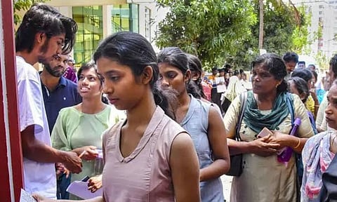 
நீட் மறுதேர்வு  