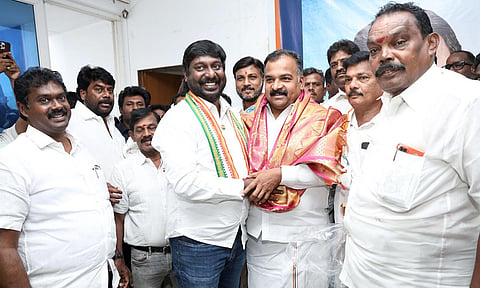 Vijay vasanth MP met Manickam Tagore