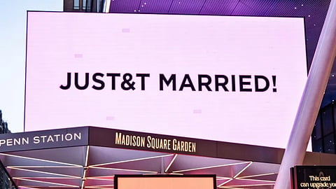 Taylow swift married