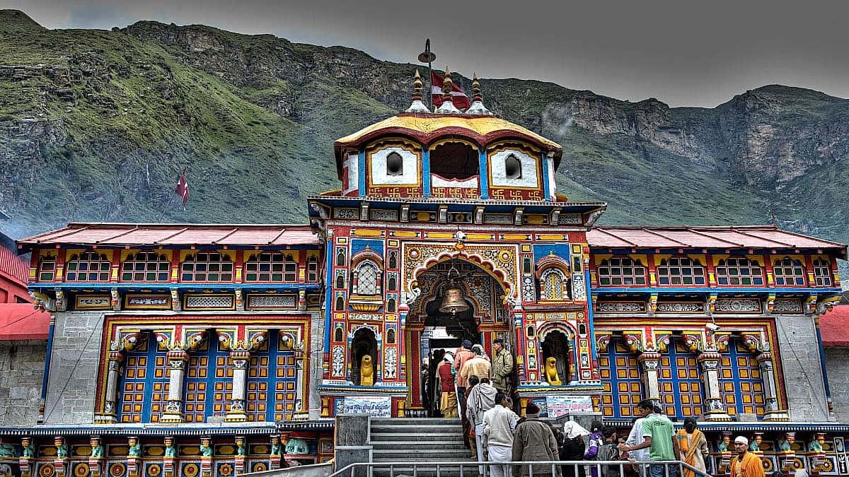 பத்ரிநாத் கோவிலிலும் நன்கொடை திருட்டா? விசாரணைக்கு உத்தரவிட்ட கோவில் அறக்கட்டளை..!