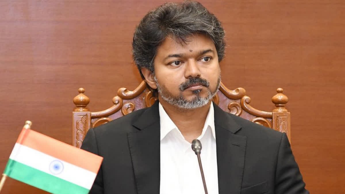 உயர்கல்வித்துறை அமைச்சர், அதிகாரிகளுடன் முதலமைச்சர் விஜய் ஆலோசனை