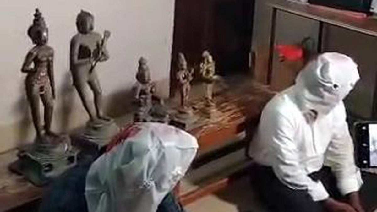 தமிழக கோவில்களில் திருடிய 5 சிலைகள் காரைக்காலில் மீட்பு - 2 பேர் கைது