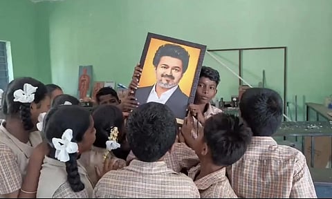 பள்ளிகளுக்குள் அரசியல் கட்சிகள், தனியார் அமைப்பினருக்கு அனுமதி இல்லை - அமைச்சர் ராஜ்மோகன்!