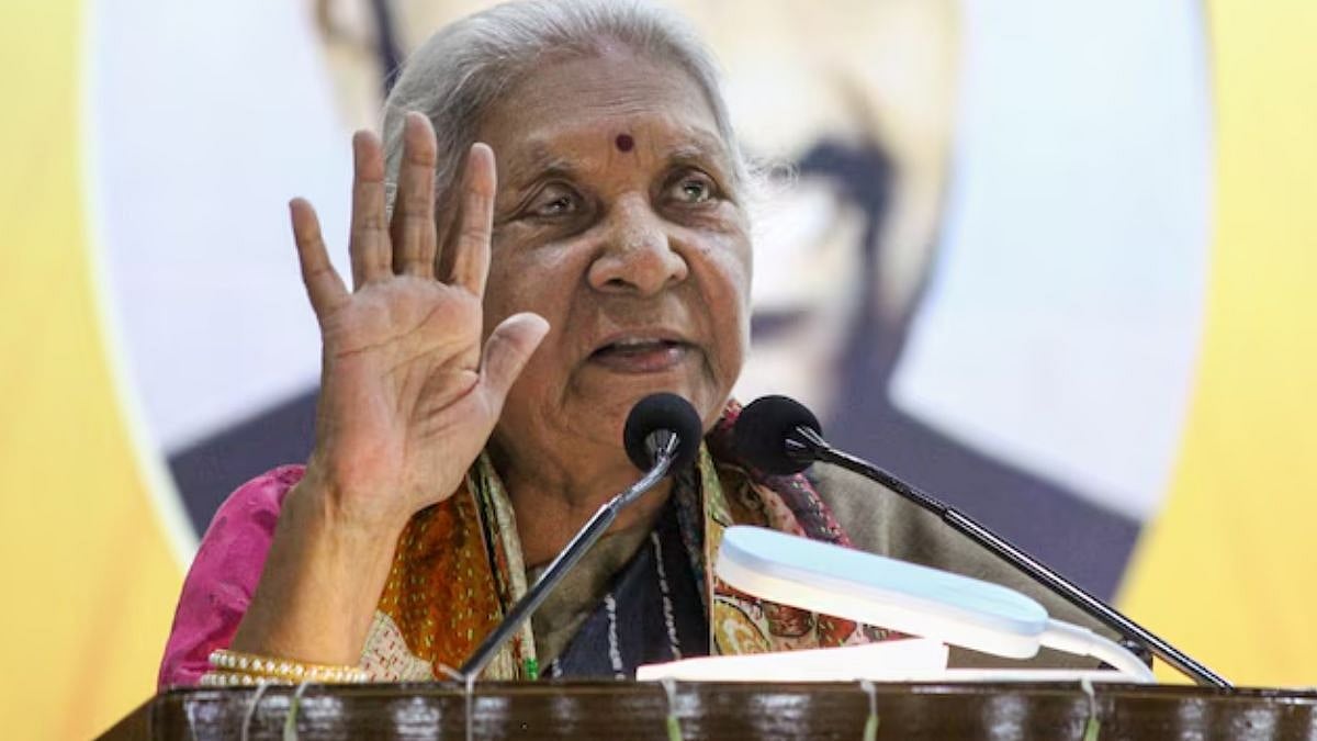 பெண்கள் ஐஏஎஸ் ஆவதற்கு முன்பு முதலில் நல்ல தாயாக மாறுங்கள் - உ.பி. ஆளுநர் ஆனந்திபென் படேல் பேச்சு!