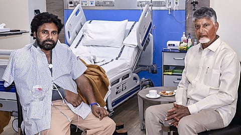 அறுவை சிகிச்சை மேற்கொண்ட பவன் கல்யாண் - நேரில் நலம் விசாரித்த முதலமைச்சர் சந்திரபாபு நாயுடு