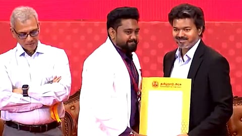 மருத்துவ துறையில் 2,144 பேருக்கு பணி நியமன ஆணைகளை வழங்கினார் முதலமைச்சர் விஜய்