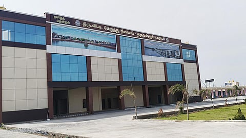 திருவள்ளூர் புதிய பஸ் நிலையத்தை படத்தில் காணலாம்