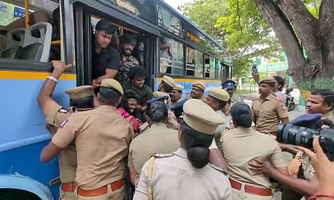 தமிழ்நாடு காவல்துறையின் சட்ட விரோதமான அத்துமீறல்கள் நிறுத்தப்பட வேண்டும் - பெ.சண்முகம்