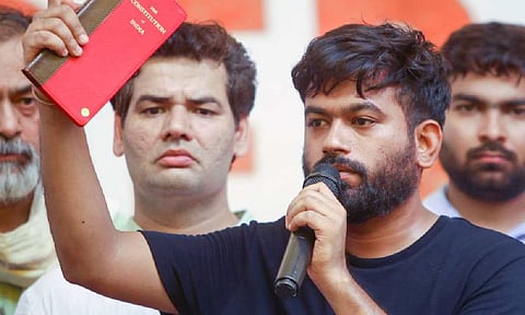 “தர்மேந்திர பிரதான் பதவி விலகாவிட்டால் மோடியும் விலக நேரிடும்” - அபிஜித் தீப்கே எச்சரிக்கை