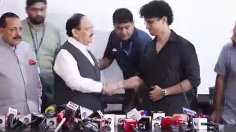 NEET protest ends as Centre assures withdrawal of cases after third round of talks
