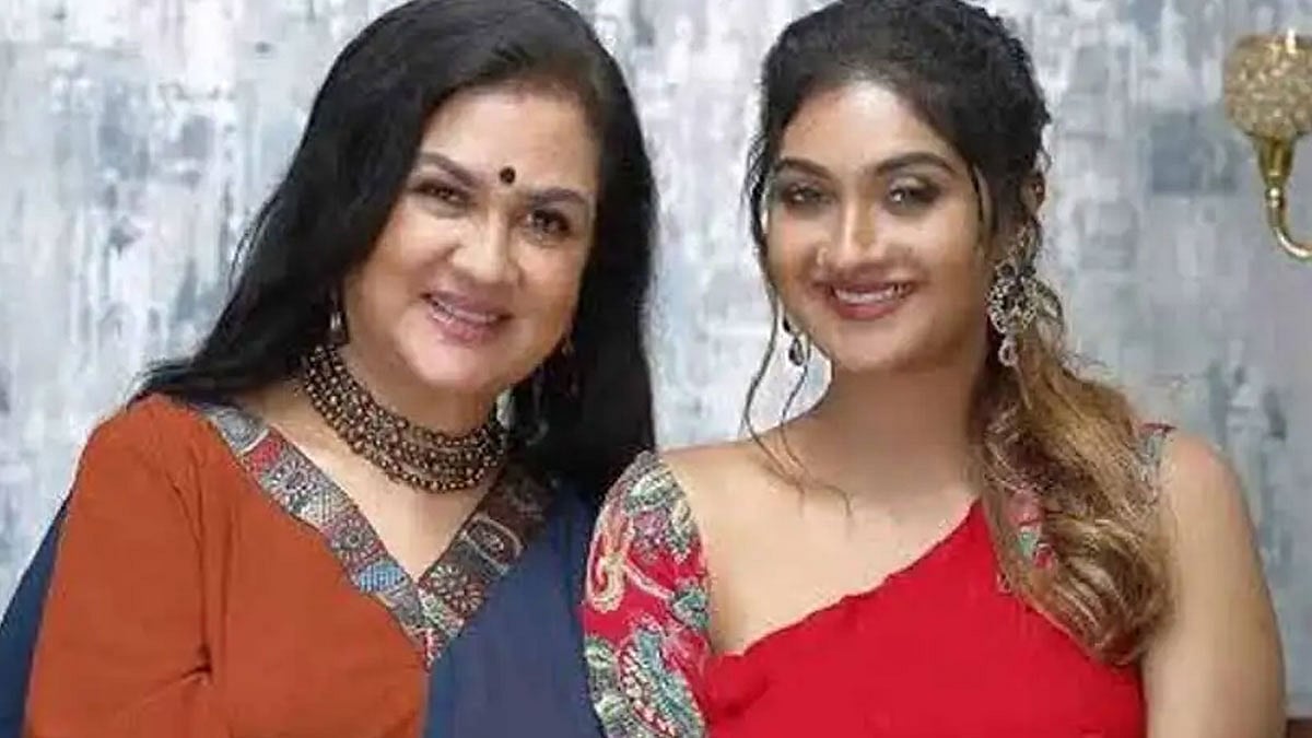 மகளுடன் இணைந்து நடிக்கும் ஊர்வசி