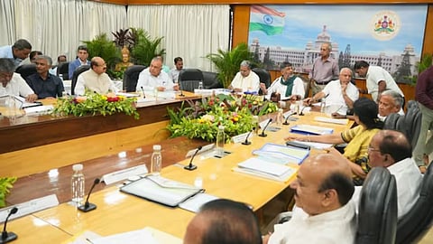 கர்நாடக அணைகளில் 57 டிஎம்சி நீர் உள்ளது: அனைத்து கட்சி கூட்டத்தில் டி.கே. சிவகுமார் பேச்சு