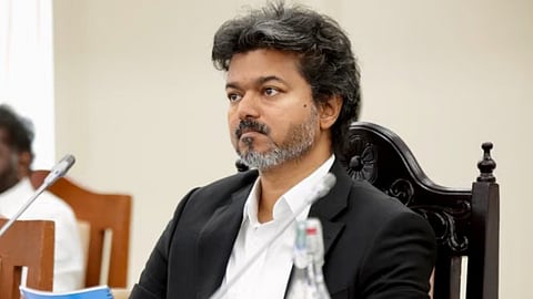 காவிரி நதிநீர்ச் சிக்கலில் காட்டாத வேகத்தை கைது நடவடிக்கைக்கு முதலமைச்சர் விஜய் காட்டுவது ஏன்? - சீமான் கேள்வி!